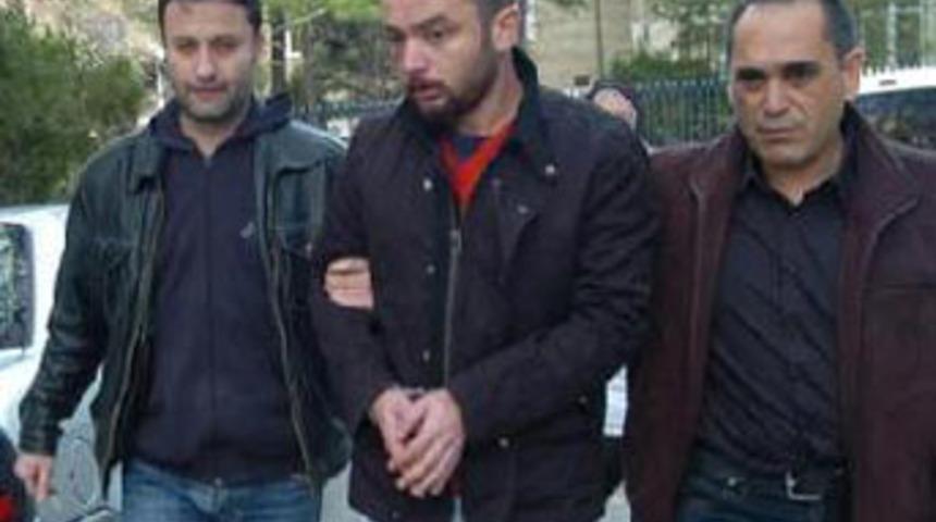 "Uyanmasalardı &ouml;ld&uuml;rmezdim"