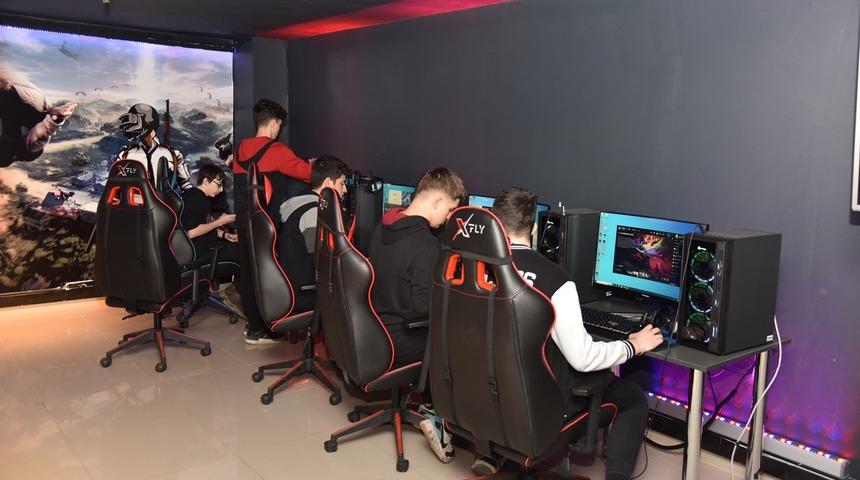 "ÖNEM" gençleri Kartepe Genç Akademi’de keyifli zaman geçirdi