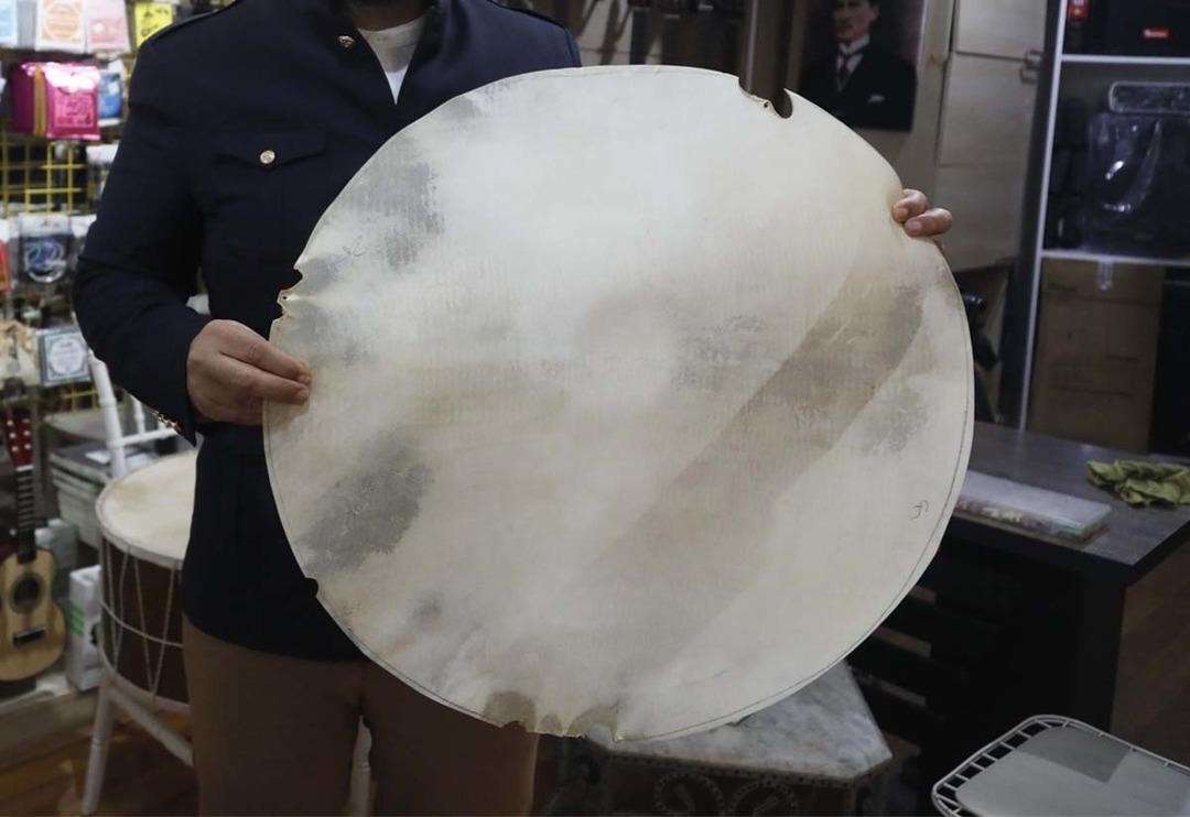 200 TL'ye alıp 20 milyon TL'ye satıyorlar! Akılalmaz y&ouml;ntem: İnternet ilanlarla dolu... O d&uuml;kkana akın akın gitmelerinin sebebi buymuş