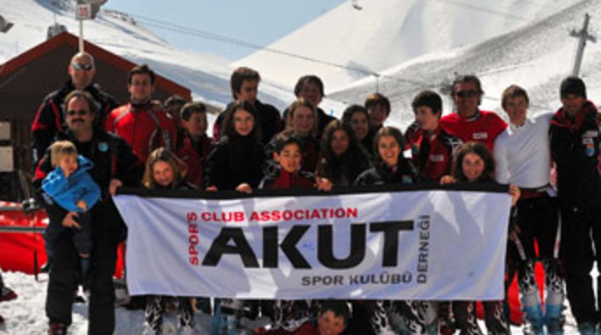 AKUT Spor Kul&uuml;b&uuml; kayakta T&uuml;rkiye ikincisi