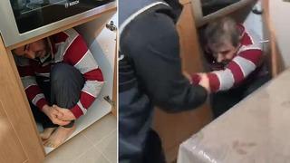 Mutfak dolabında saklanırken yakalandı! O anlar böyle görüntülendi…