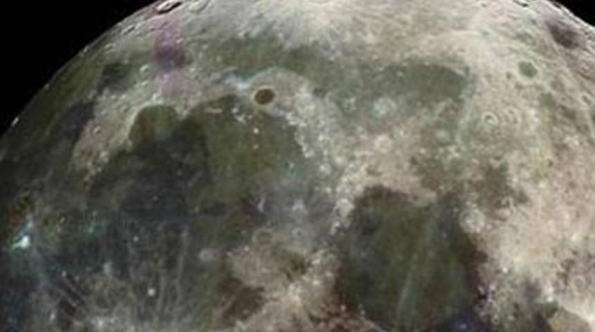 Ay'da 600 milyon ton su