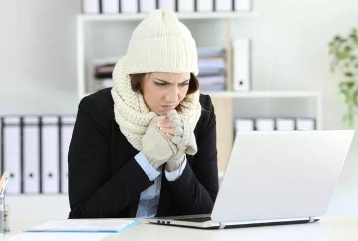 'Yıllarca fark etmeyebilirsiniz' Hem kilo veremiyor hem de sürekli üşüyor musunuz? 'Görünmez hastalığı' işaret ediyorlar G4