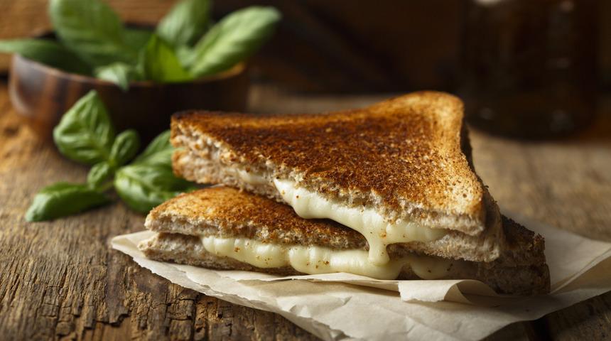 Airfryer tost tarifi: Airfryer'da tost nasıl yapılır?