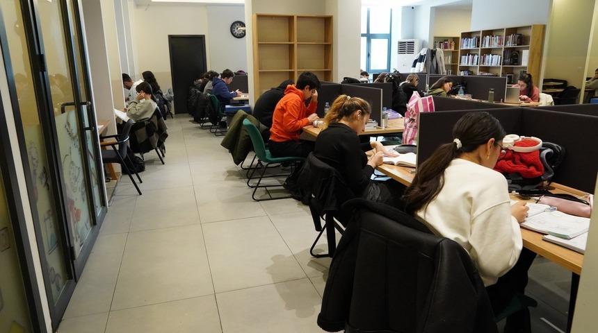 ’Akıl Küpleri’ yarıyıl tatilini fırsat bilen öğrencilerin akınına uğradı