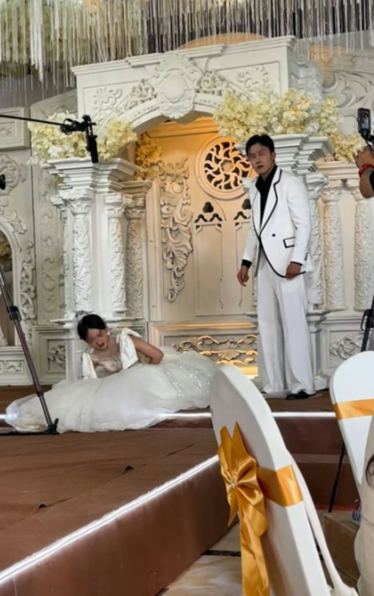 Düğünün ortasında geline tekme atarak yere düşürdü! Davetlilerden kimse bir şey yapmadı... "Eski sevgilisinden mesaj aldım" G1