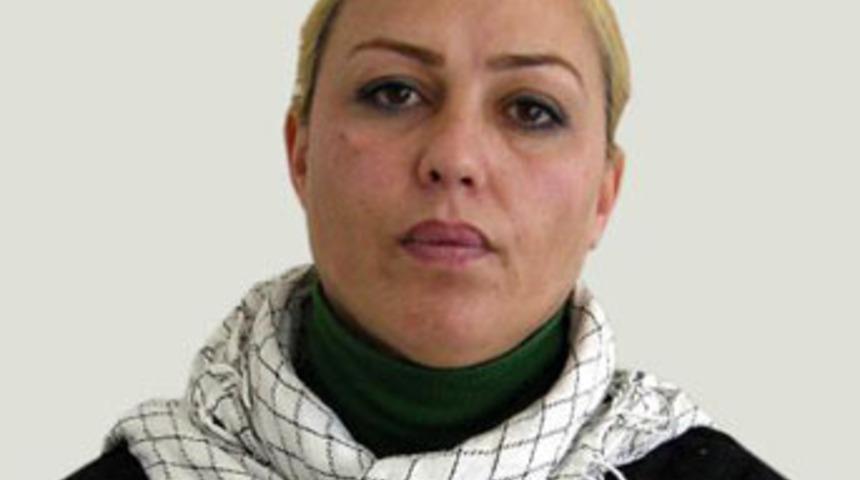 Tartıştığı eşini taşla &ouml;ld&uuml;rd&uuml;