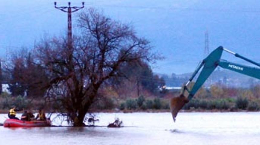 Antalya'da yağış: 1 kişi kayıp