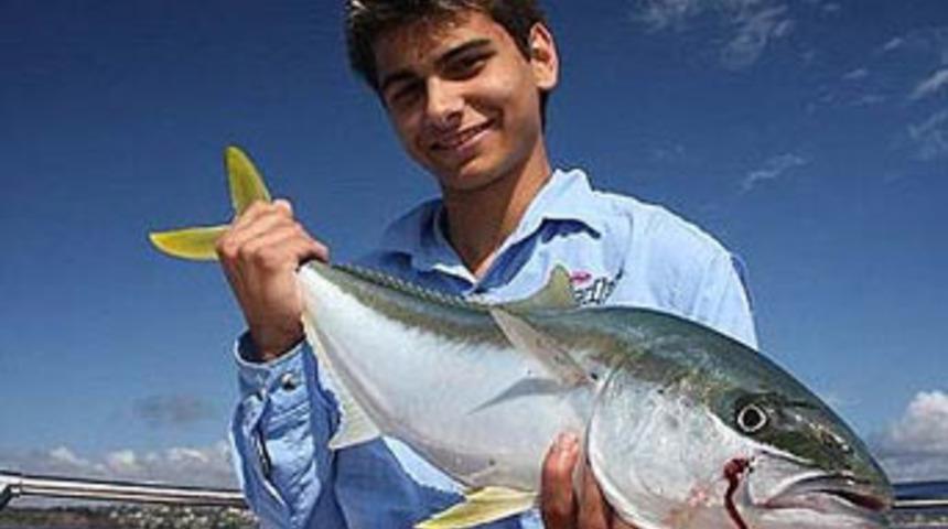 Oğullarının &ouml;l&uuml;m&uuml;n&uuml; internetten &ouml;ğrendiler!