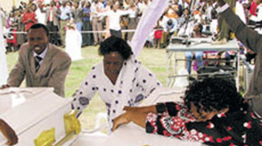 &Ouml;l&uuml;y&uuml; diriltecekler!