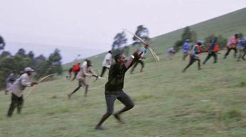 İki kabile b&ouml;yle savaştı