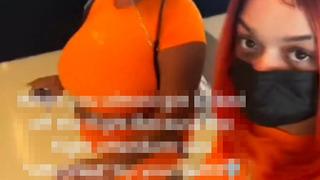 Kıyafetleri uygunsuz bulununca havalimanında zorluk yaşadılar... Neredeyse uçaktan atılıyorduk