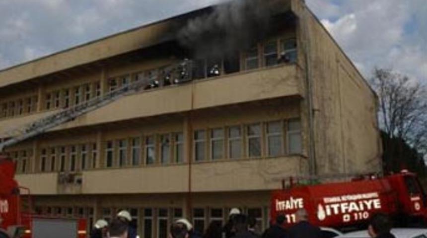 İT&Uuml;&rsquo;de korkutan yangın