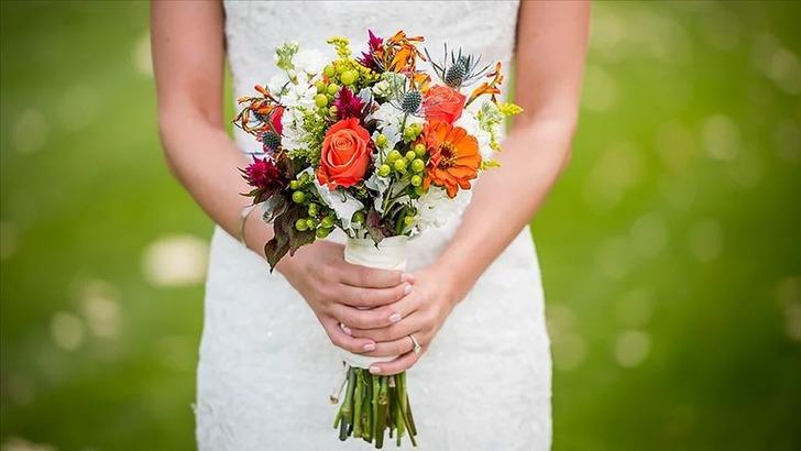 Çok daha ucuza fiyatından bile şık bir gelinlik bulmanın 5 yolu G3