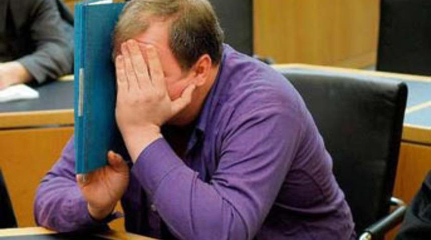 &Uuml;vey babası tecav&uuml;z etti, &ouml;z annesi &ccedil;ekti