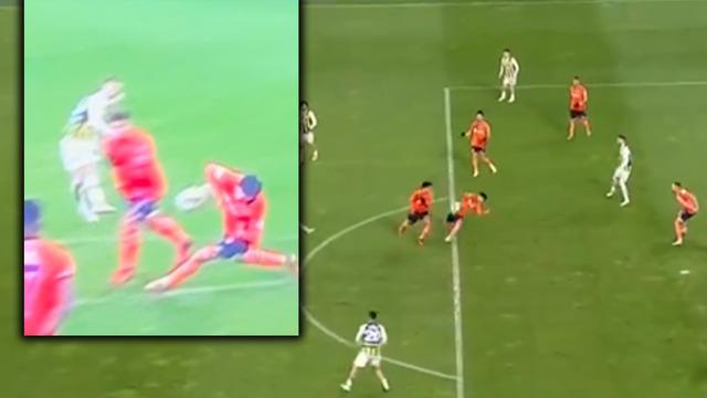 Başakşehir Fenerbahçe maçındaki penaltı pozisyonu ceza sahasının içinde mi? Yeni görüntülerin ortaya çıkmasının ardından tartışmalar sona erdi