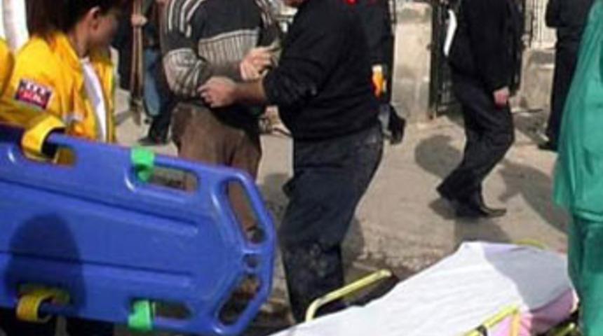 &Ccedil;amurlu iş&ccedil;iye sedye işkencesi