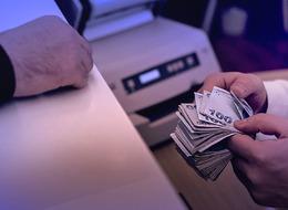 Zamlı maaşlar yatmadan yeni zam mı geliyor? Seçimleri hatırlattı, tarih verdi! 'İktidarın masasındaki ek zam planı' iddiası: Asgari ücret, memur ve emekli maaşı...