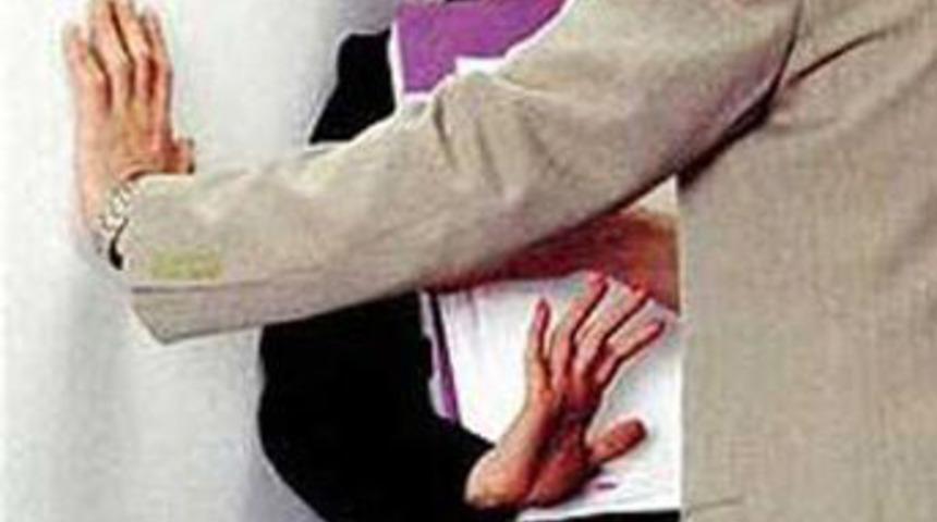 Polis m&uuml;d&uuml;r&uuml;ne taciz su&ccedil;laması