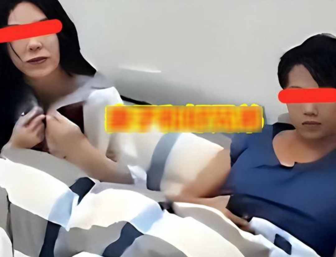 Karısı ve en yakın arkadaşını aynı yatakta yakaladı! G&ouml;zyaşlarına hakim olamadı... İhaneti sosyal medyadan ifşa etti