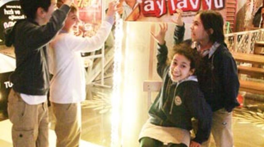 Ay lav yu tuvaletlerine b&uuml;y&uuml;k ilgi