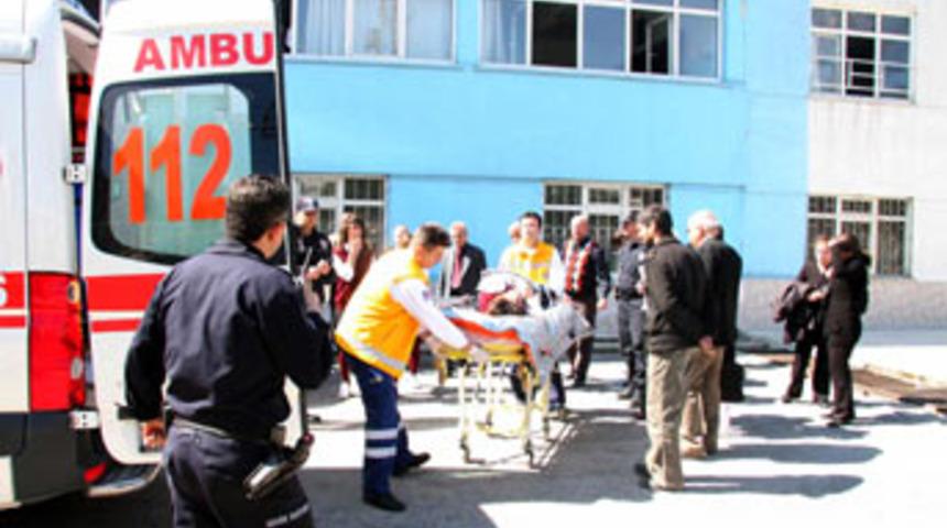 Arkadaşları dışlayınca pencereden atladı