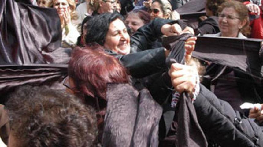 Kılı&ccedil;daroğlu'ndan "&ccedil;arşaf yırtma"ya tepki