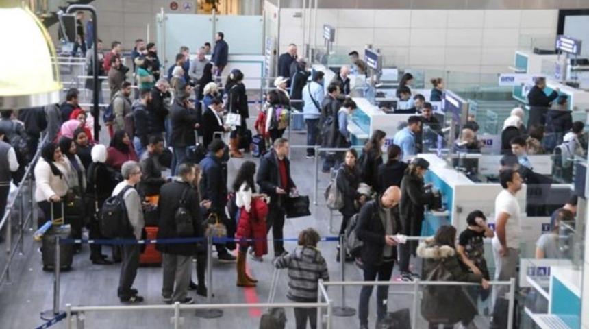 Yarıyıl tatili başladı havalimanları doldu taştı!