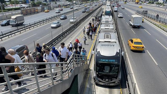 Metrobüs durak isimleri 2025 - Metrobüs durakları nelerdir? Metrobüs saat kaça kadar çalışıyor?