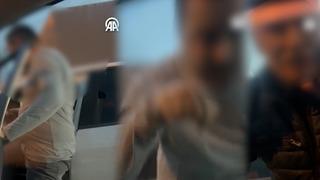 Görüntüler sosyal medyada yer aldı... Aracın önünü kesip hakaret ettiler! O zanlılar yakalandı