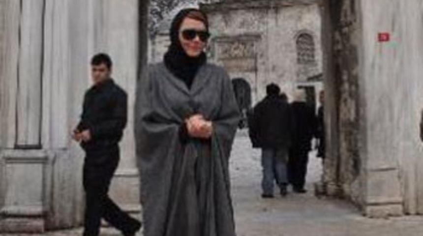 Duruşma &ouml;ncesi t&uuml;rbe şov!