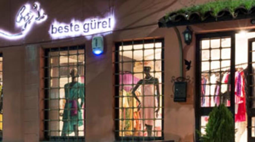 Moda d&uuml;nyasını renklendiren bir peri kızı