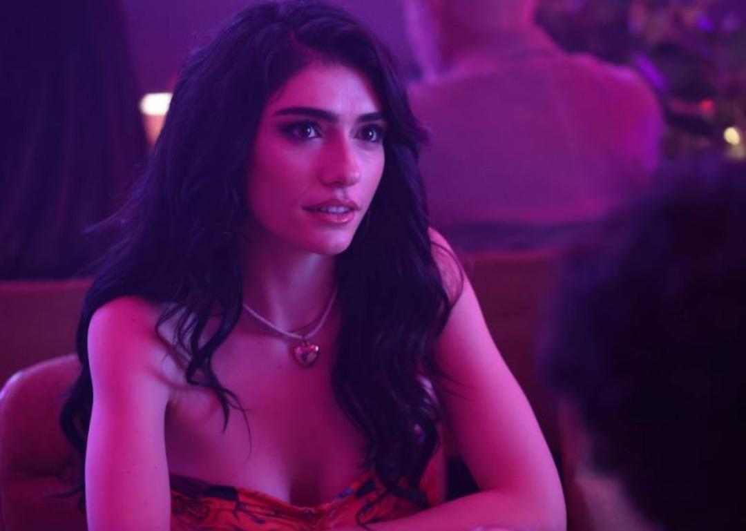 İnci Taneleri 1. b&ouml;l&uuml;m g&uuml;ndemde! Dilber rol&uuml;ndeki Hazar Erg&uuml;&ccedil;l&uuml;'n&uuml;n merak edilenleri