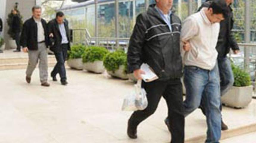 Enişteyle akıl almaz plan!