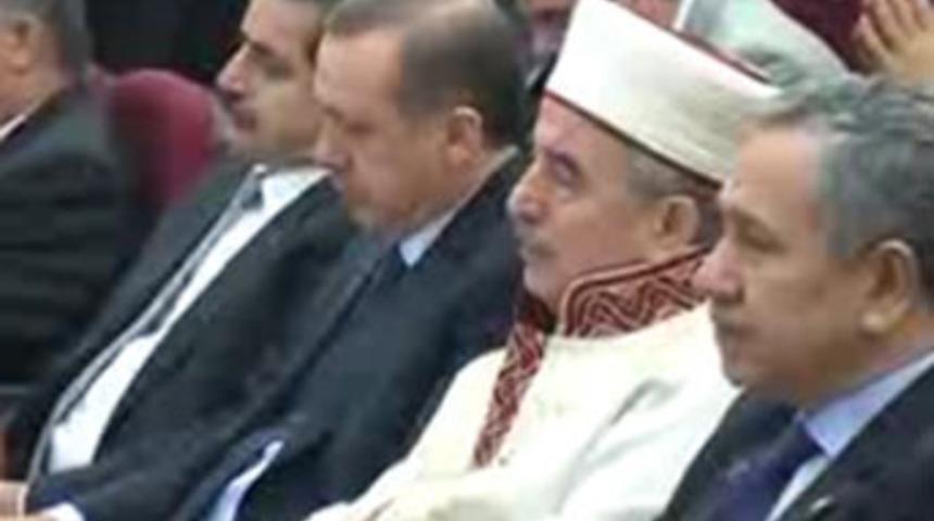 Erdoğan g&ouml;zyaşlarını tutamadı