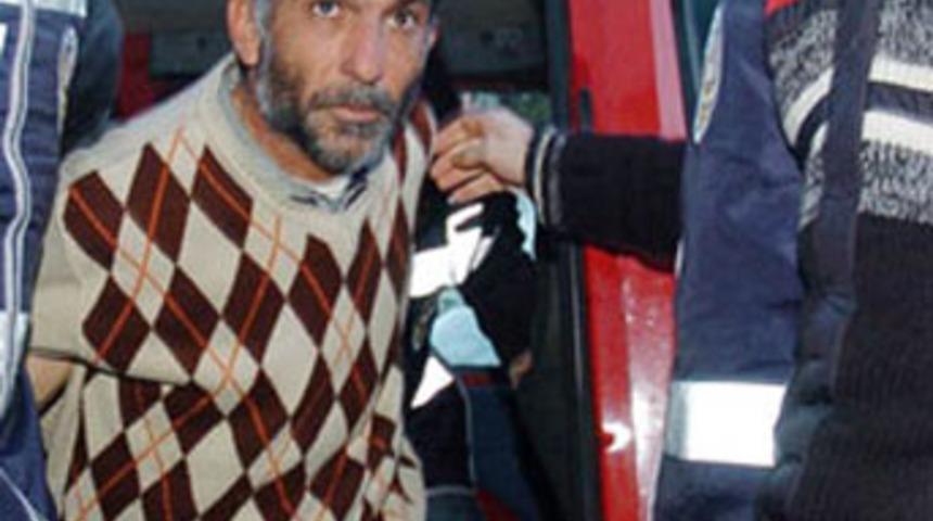 Babasını d&ouml;ner bıcağıyla doğradı