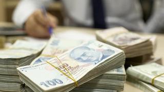 Merkez Bankası'nın son faiz kararı sonrası bankaların kredi faiz oranları dikkat çekti! 300 bin TL'lik kredinin geri ödeme tutarı sosyal medyada gündem oldu