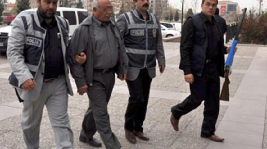 Cinayet 17 yıl sonra &ccedil;&ouml;z&uuml;ld&uuml;