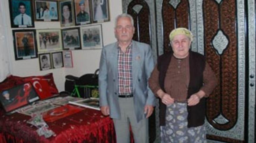 Şehidi bekleyen &ccedil;eyiz