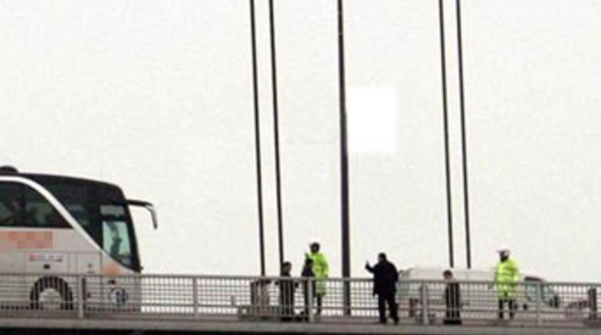 K&ouml;pr&uuml;den &ouml;l&uuml;me atladı