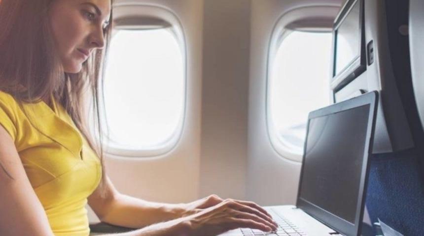 Uzun Mesafe Uçuşlarda Rahat Etme İpuçları