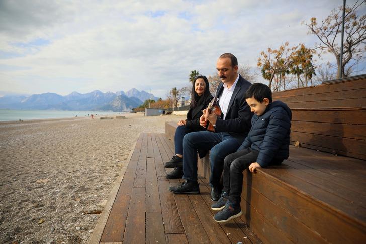 Belediyede işçiydi, CHP'den aday oldu! Eşi bile aday olduğunu televizyondan öğrendi: 1 arabam var, böyle de kalacak G4