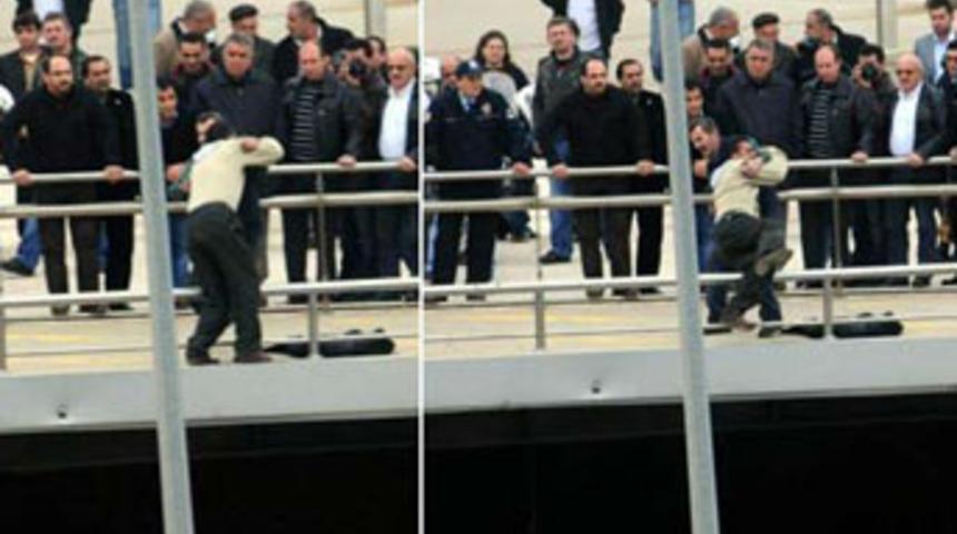 İş arkadaşı havada yakaladı