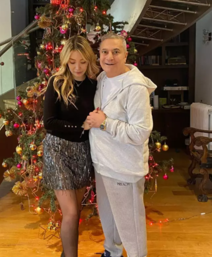 Yasmin Erbil babası Mehmet Ali Erbil'in özel hayat açıklamasının ailede kriz çıkardığını açıkladı! "Ali Sadi, 'Öyle bir şey olursa camdan aşağıya atarım' demiş" G3