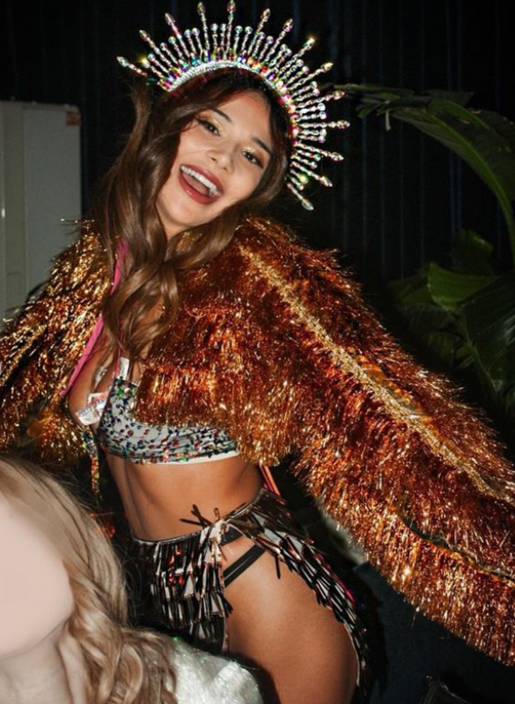 Türkiye'yi terk eden fenomen Merve Taşkın'dan doğum günü pozları geldi! Kıyafet seçimi çok konuşuldu... "Her yerde ayrı parıltı" G1