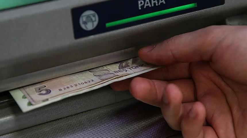 Kamu çalışanları için ilave tediye! Hesaplara yatmaya başladı