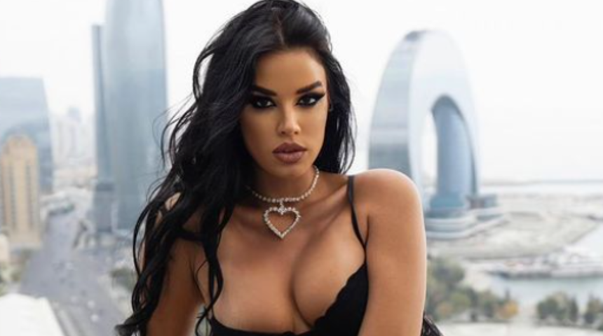 Sosyal medyada fenomeni Ivana Knöll, ayna karşısında dans ederek şov yaptı! Fenomen ismin figürleri gündem oldu