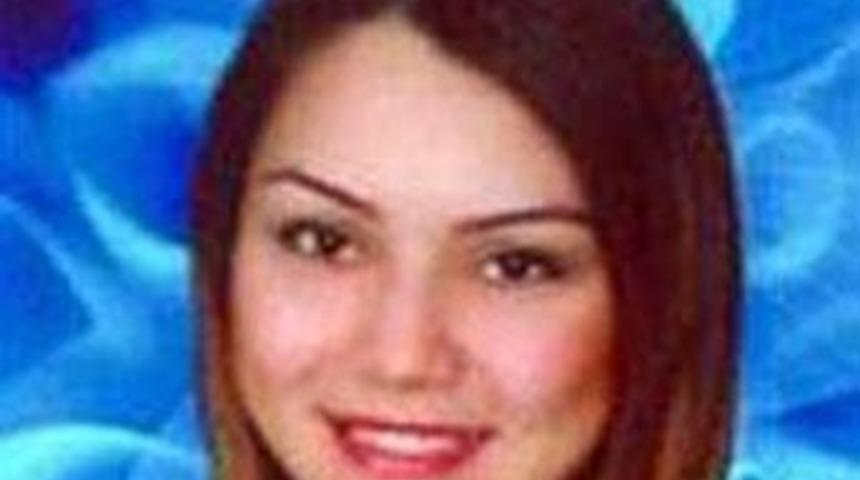 &Ouml;ğrencilerin &ouml;n&uuml;nde aşk cinayeti