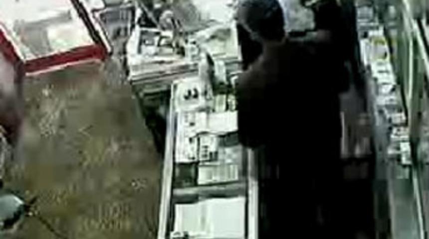 İla&ccedil; vermeyince 'kafasına' sıktı!