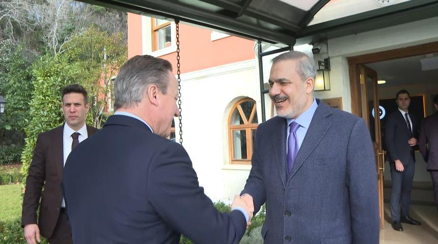 Bakan Fidan İngiliz mevkidaşı Cameron'ı İstanbul'da böyle karşıladı